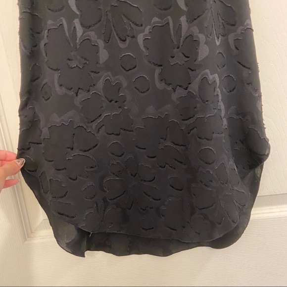 Wilfred Flowerlace Black Tanktop with beautiful zipper detail. Size Xxs. - Picture 5 of 9